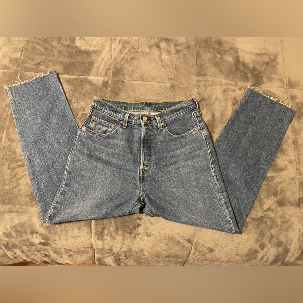 Levi’s 501 Blue Ankle Jeans Size W29 & L26